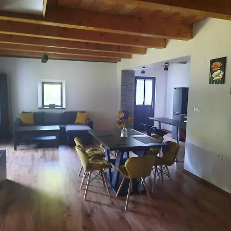 Domček Pod Lesíkom Casa de Férias