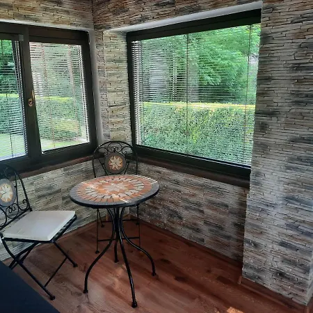 Domček Pod Lesíkom Casa de Férias